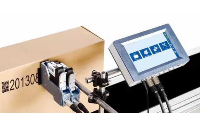 E125貼標噴碼應用:即噴即貼 解決方案