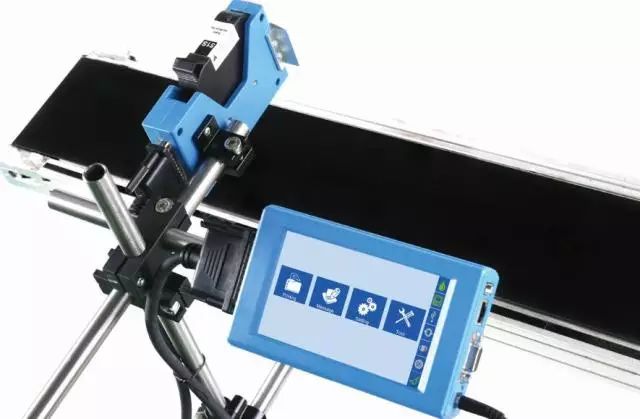 E125貼標噴碼應用:即噴即貼 解決方案