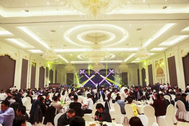 超燃!116萬人次關(guān)注!“2019年第二屆中國噴碼標(biāo)識(shí)行業(yè)年會(huì)”取得圓滿成功