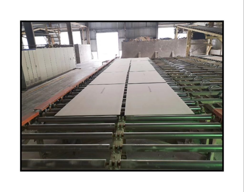 圣戈班石膏板噴碼機工作現場